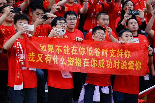 国足官方消息：因伤退出集训的三名球员，热身赛阵容考量升级